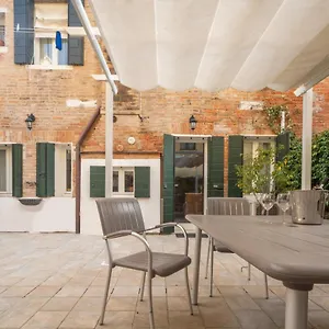  Appartamento Luxury Garden Mansion R&r