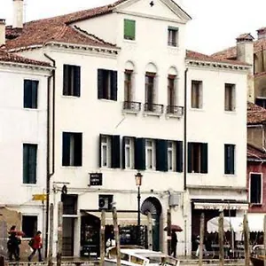 2* Hotel Airone